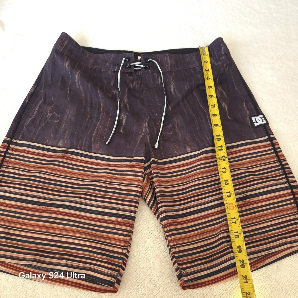 DC Shoes Board Shorts Mens 34 Wood Grain Striped‎ Swim Trunks Skateboard Surf...